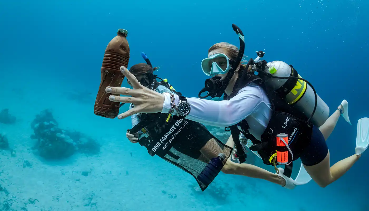 Dive against debris